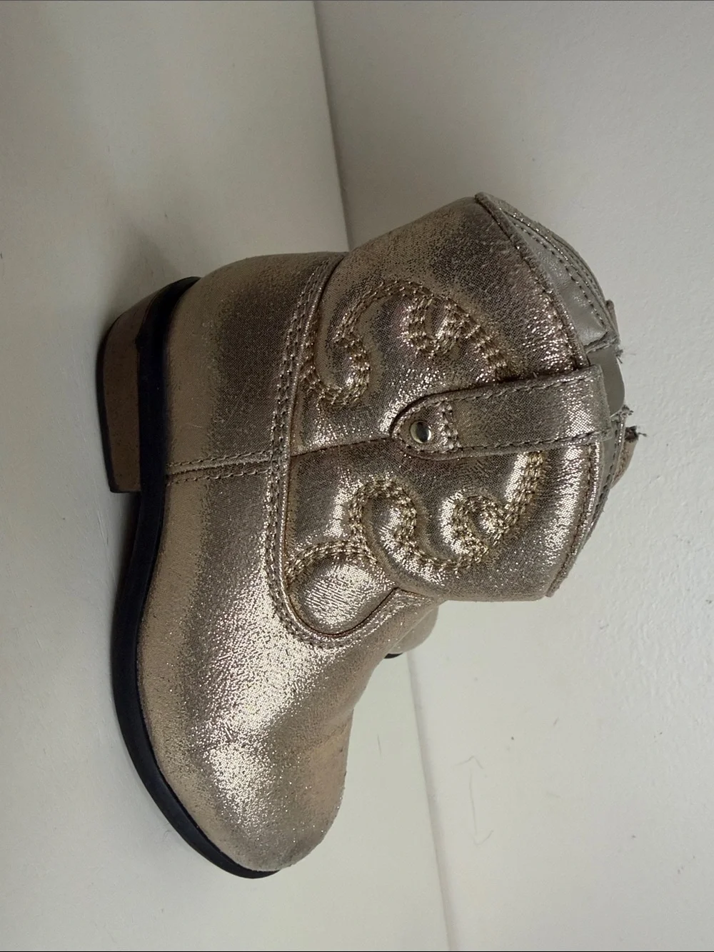 (2288) Cat & Jack Girls Metallic Gold Glitter Ankle Cowboy Boots, Size: 8